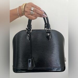 Louis Vuitton Alma Pm (Epi)